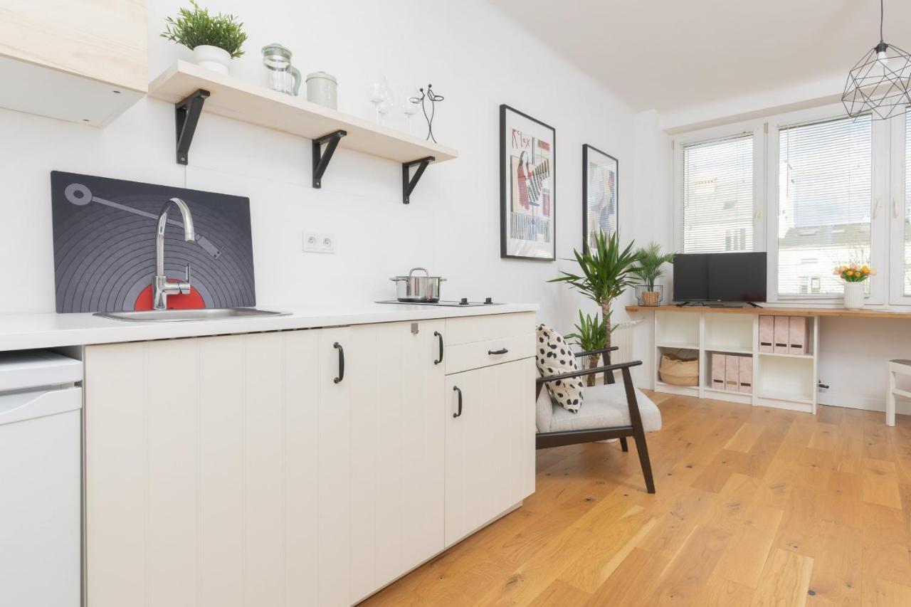 Apartment Ligocka Mokotow By Renters Warschau